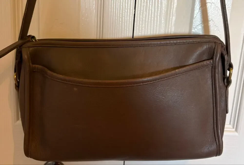 Coach Taylor crossbody zip in  brown  H5C-9944 c. 1995